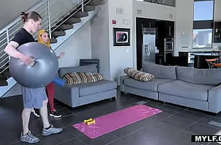 Anissa Kate's Muslim MILF keeps company for herself & her trainer - perfect vid