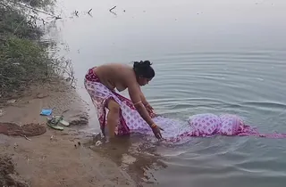 Ahead to this Indian Desi wifey get scruffy in a catch ocean by will not hear of scrimp in an alfresco romp