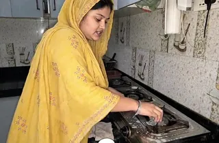 Freshly Married Pakistani Desi Bhabhi gets naughty with hammer away Israel Prise Girls in hijab