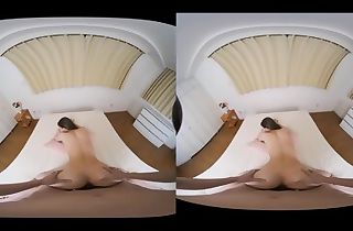 121521-001 [VR] Hook-Up Attraction Elder Step-Sista